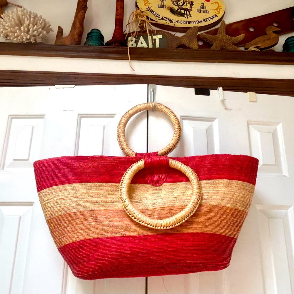 Huge Straw/Sisal double handle Bag. Perfect condition Raspberry/mocha/cream. New